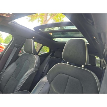 Volvo   SUV 2022,  2.0 benzyna, automat - Na sprzedaż za 49 000 zł - Warszawa - zdjęcie 11