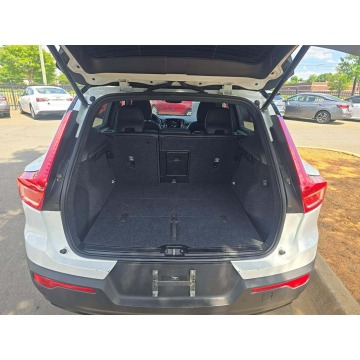 Volvo   SUV 2022,  2.0 benzyna, automat - Na sprzedaż za 49 000 zł - Warszawa - zdjęcie 12