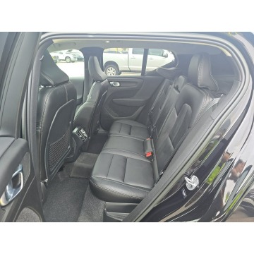 Volvo   SUV 2023,  2.0 benzyna, automat - Na sprzedaż za 52 000 zł - Warszawa - zdjęcie 10