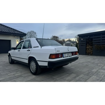 Mercedes - Benz W201  Sedan/Limuzyna 1986,  2.0 benzyna - Na sprzedaż za 39 997 zł - Gdańsk - zdjęcie 9