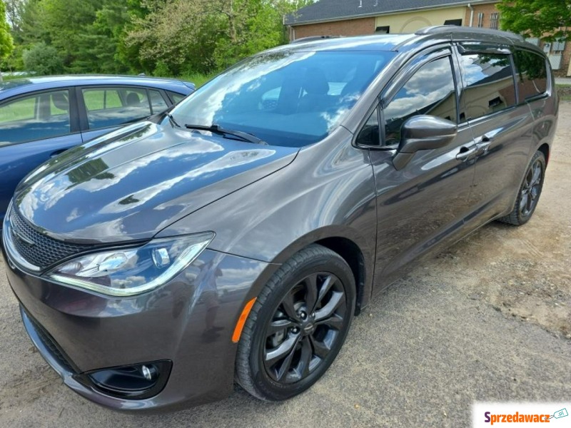 Chrysler Pacifica  Minivan/Van 2020,  3.6 benzyna, automat - Na sprzedaż za 39 000 zł - Warszawa