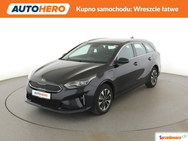 Kia Ceed  Kombi 2019,  1.6 hybryda, automat - Na sprzedaż za 54 100 zł - Warszawa