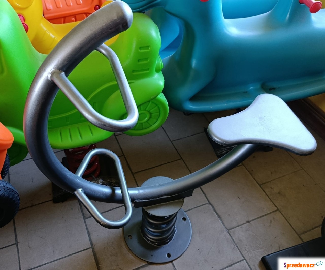 Bujak do ogrodu na plac zabaw.