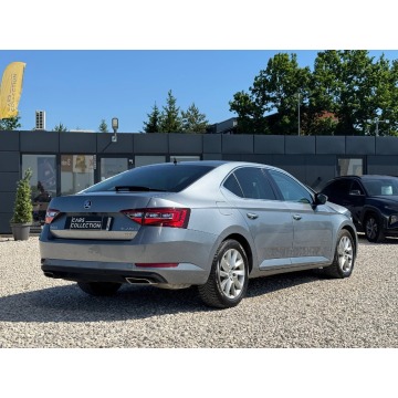 Skoda Superb  Sedan/Limuzyna 2019,  2.0 benzyna, automat - Na sprzedaż za 84 900 zł - Michałowice-Wieś - zdjęcie 4