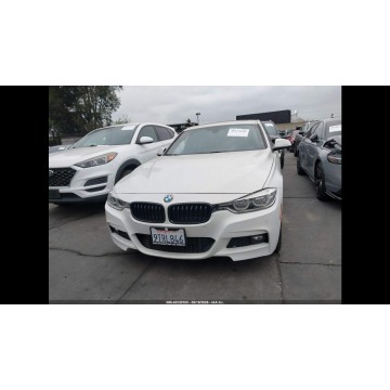BMW Seria 3  Sedan/Limuzyna 2017,  2.0 benzyna, automat - Na sprzedaż za 27 000 zł - Warszawa - zdjęcie 2