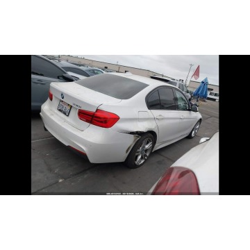 BMW Seria 3  Sedan/Limuzyna 2017,  2.0 benzyna, automat - Na sprzedaż za 27 000 zł - Warszawa - zdjęcie 4
