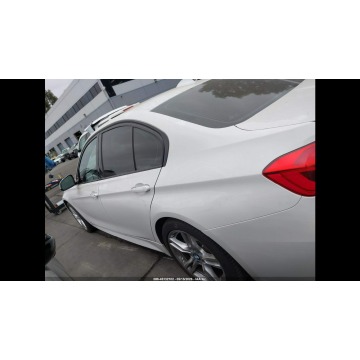 BMW Seria 3  Sedan/Limuzyna 2017,  2.0 benzyna, automat - Na sprzedaż za 27 000 zł - Warszawa - zdjęcie 7