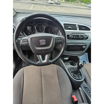Seat Leon  Hatchback 2010,  1.9 diesel - Na sprzedaż za 9 990,00 zł - Głogów - zdjęcie 7