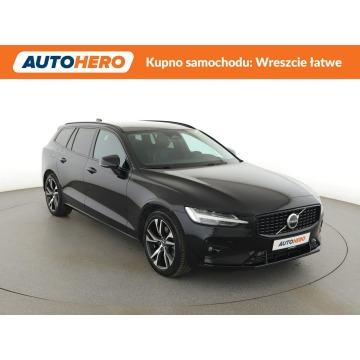 Volvo V60  Kombi 2023,  2.0 diesel, automat - Na sprzedaż za 108 200 zł - Warszawa - zdjęcie 10