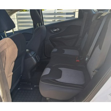 Jeep Cherokee  SUV 2014,  2.0 diesel, automat - Na sprzedaż za 48 000 zł - Cisiec - zdjęcie 12