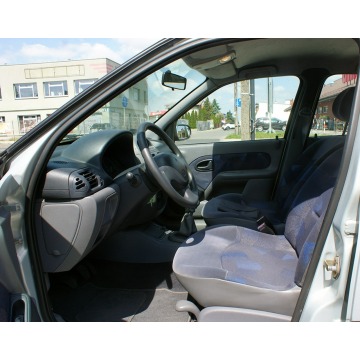 Renault Clio  Hatchback 2000,  1.4 benzyna - Na sprzedaż za 5 900,00 zł - Ostrów Wielkopolski - zdjęcie 10