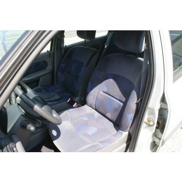 Renault Clio  Hatchback 2000,  1.4 benzyna - Na sprzedaż za 5 900,00 zł - Ostrów Wielkopolski - zdjęcie 11