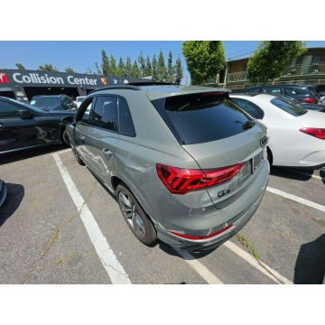 Audi Q3  SUV 2024,  2.0 benzyna, automat - Na sprzedaż za 65 000 zł - Warszawa - zdjęcie 4