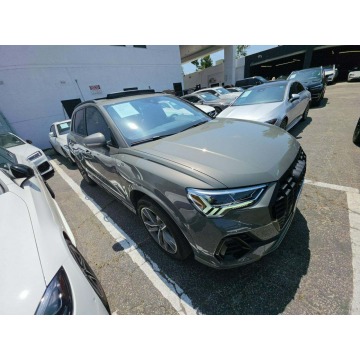 Audi Q3  SUV 2024,  2.0 benzyna, automat - Na sprzedaż za 65 000 zł - Warszawa - zdjęcie 2