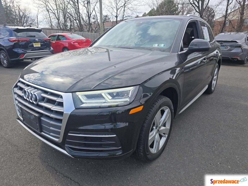 Audi Q5  SUV 2019,  2.0 benzyna, automat - Na sprzedaż za 33 900 zł - Warszawa