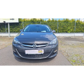 Opel Astra  Kombi 2015,  1.4 benzyna - Na sprzedaż za 29 900 zł - Częstochowa - zdjęcie 2