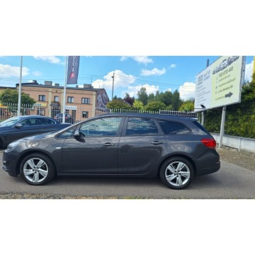 Opel Astra  Kombi 2015,  1.4 benzyna - Na sprzedaż za 29 900 zł - Częstochowa - zdjęcie 8