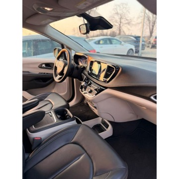 Chrysler Pacifica  Minivan/Van 2023,  3.6 benzyna, automat - Na sprzedaż za 139 900 zł - Rzekuń - zdjęcie 5