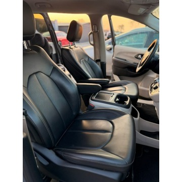 Chrysler Pacifica  Minivan/Van 2023,  3.6 benzyna, automat - Na sprzedaż za 139 900 zł - Rzekuń - zdjęcie 6