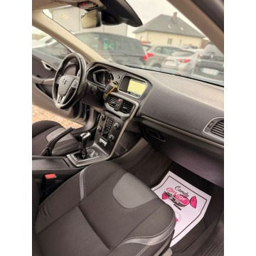 Volvo V40  Liftback 2016,  2.0 diesel - Na sprzedaż za 43 900 zł - Rzekuń - zdjęcie 7