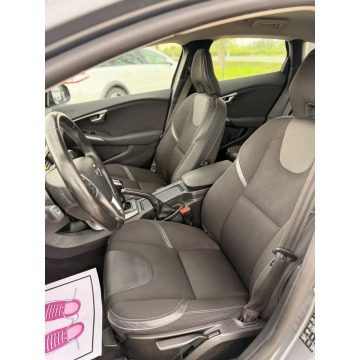 Volvo V40  Liftback 2016,  2.0 diesel - Na sprzedaż za 43 900 zł - Rzekuń - zdjęcie 9