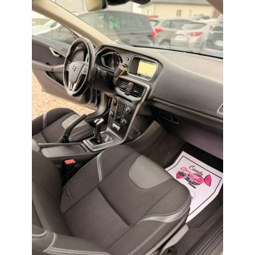 Volvo V40  Liftback 2016,  2.0 diesel - Na sprzedaż za 43 900 zł - Rzekuń - zdjęcie 11