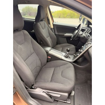 Volvo   SUV 2011,  2.4 diesel - Na sprzedaż za 39 900 zł - Rzekuń - zdjęcie 11