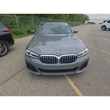 BMW Seria 5  Sedan/Limuzyna 2022,  2.0 benzyna, automat - Na sprzedaż za 79 000 zł - Tarnów - zdjęcie 2