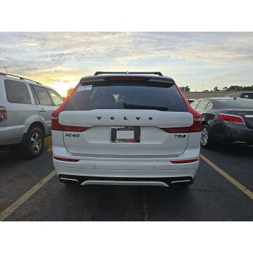 Volvo   SUV 2020,  2.0 benzyna, automat - Na sprzedaż za 41 000 zł - Tarnów - zdjęcie 6