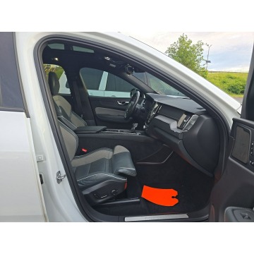 Volvo   SUV 2020,  2.0 benzyna, automat - Na sprzedaż za 41 000 zł - Tarnów - zdjęcie 11