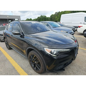 Alfa Romeo Stelvio  SUV 2019,  2.0 benzyna, automat - Na sprzedaż za 35 000 zł - Warszawa - zdjęcie 2