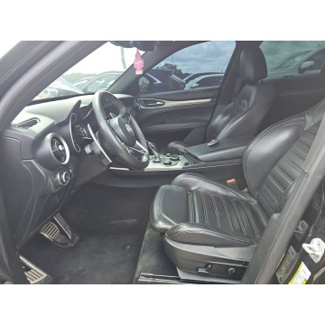 Alfa Romeo Stelvio  SUV 2019,  2.0 benzyna, automat - Na sprzedaż za 35 000 zł - Warszawa - zdjęcie 8