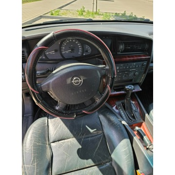 Opel Omega  Sedan/Limuzyna 2002,  2.5 diesel, automat - Na sprzedaż za 4 999,00 zł - Głogów - zdjęcie 6