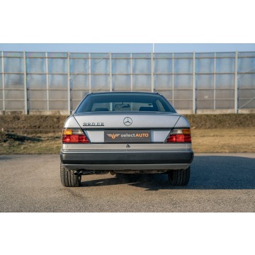 Mercedes - Benz E-klasa  Coupe/Sportowy 1993,  3.2 benzyna, automat - Na sprzedaż za 64 900 zł - Warszawa - zdjęcie 5
