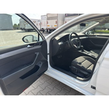 Volkswagen Passat 2023,  1.5 benzyna, automat - Na sprzedaż za 77 800 zł - Jawczyce - zdjęcie 10
