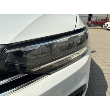 Volkswagen Passat 2023,  1.5 benzyna, automat - Na sprzedaż za 77 800 zł - Jawczyce - zdjęcie 9