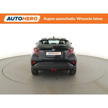 Toyota C-HR  SUV 2021,  1.8 hybryda, automat - Na sprzedaż za 73 300 zł - Warszawa - zdjęcie 6