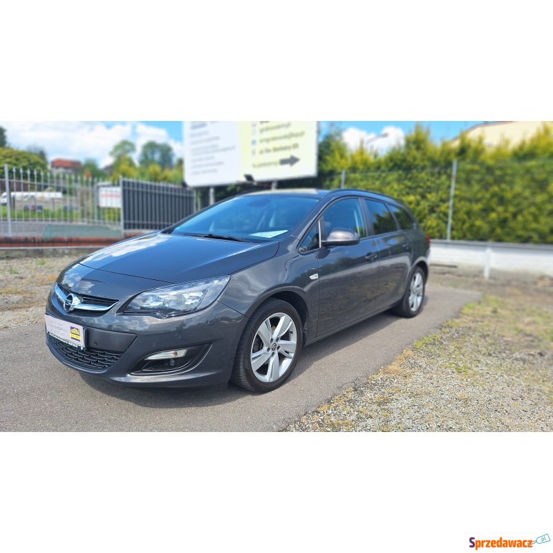 Opel Astra  Kombi 2015,  1.4 benzyna - Na sprzedaż za 29 900 zł - Częstochowa