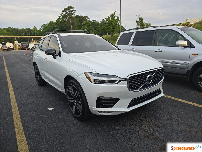 Volvo   SUV 2020,  2.0 benzyna, automat - Na sprzedaż za 41 000 zł - Tarnów