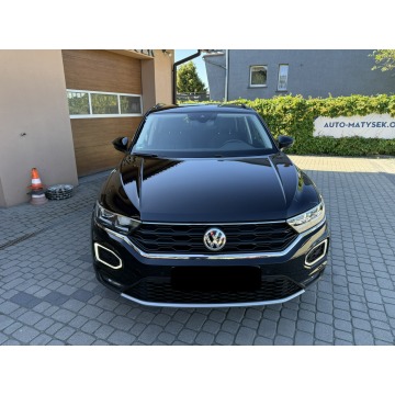 Volkswagen T-Roc  Hatchback 2018,  1.5 benzyna - Na sprzedaż za 76 900 zł - Orzech - zdjęcie 2