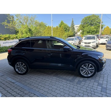 Volkswagen T-Roc  Hatchback 2018,  1.5 benzyna - Na sprzedaż za 76 900 zł - Orzech - zdjęcie 5