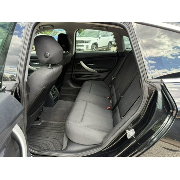 BMW 3GT  Liftback 2017,  2.0 diesel, automat - Na sprzedaż za 59 900 zł - Pęcice - zdjęcie 8
