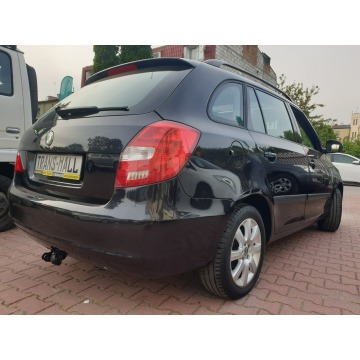 Skoda Fabia  Kombi 2011,  1.6 diesel - Na sprzedaż za 13 900 zł - Lublin - zdjęcie 2