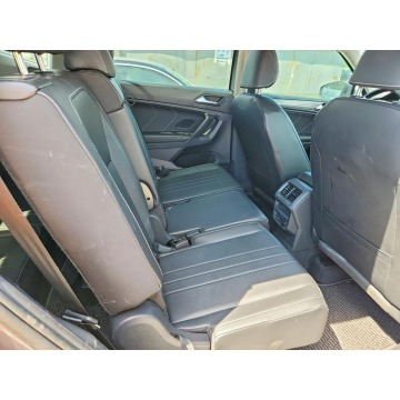 Volkswagen Tiguan  SUV 2021,  2.0 benzyna, automat - Na sprzedaż za 35 000 zł - Wrocław - zdjęcie 11