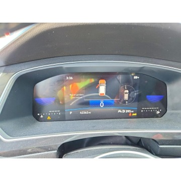 Volkswagen Tiguan  SUV 2021,  2.0 benzyna, automat - Na sprzedaż za 35 000 zł - Wrocław - zdjęcie 9