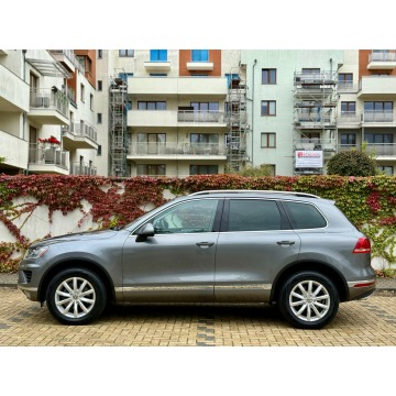 Volkswagen Touareg  SUV 2017,  3.6 benzyna, automat - Na sprzedaż za 77 900 zł - Tarnowskie Góry - zdjęcie 2