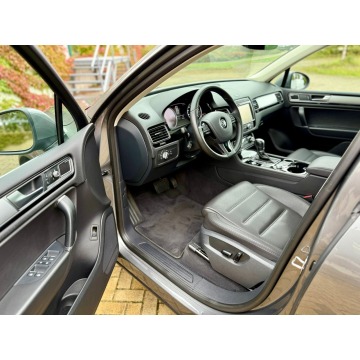 Volkswagen Touareg  SUV 2017,  3.6 benzyna, automat - Na sprzedaż za 77 900 zł - Tarnowskie Góry - zdjęcie 5