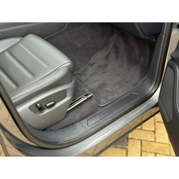 Volkswagen Touareg  SUV 2017,  3.6 benzyna, automat - Na sprzedaż za 77 900 zł - Tarnowskie Góry - zdjęcie 9