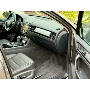 Volkswagen Touareg  SUV 2017,  3.6 benzyna, automat - Na sprzedaż za 77 900 zł - Tarnowskie Góry - zdjęcie 8