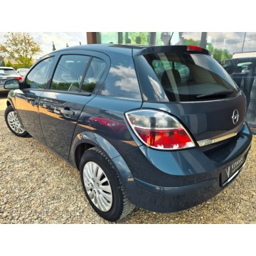 Opel Astra  Hatchback 2009,  1.4 benzyna - Na sprzedaż za 11 399 zł - Tychy - zdjęcie 4